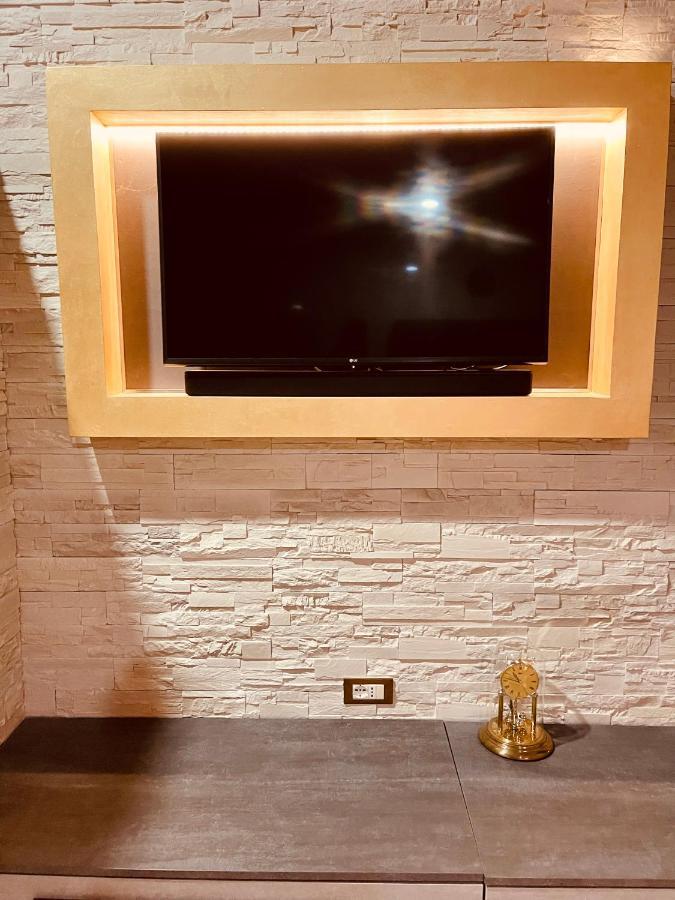 Golden House Apartamento Castel Maggiore Exterior foto